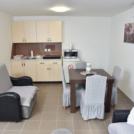 Boja Zalaska - Kameni Apartman Jagodina Luaran gambar