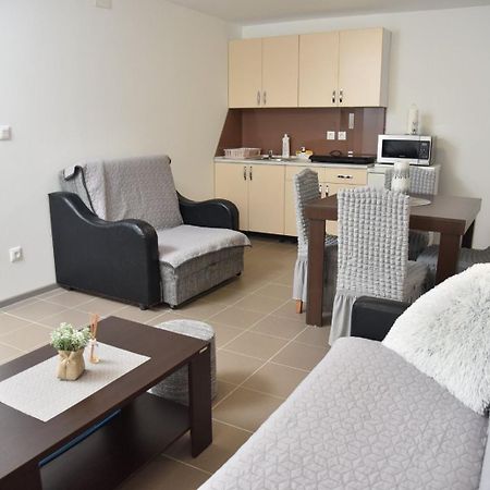 Boja Zalaska - Kameni Apartman Jagodina Luaran gambar